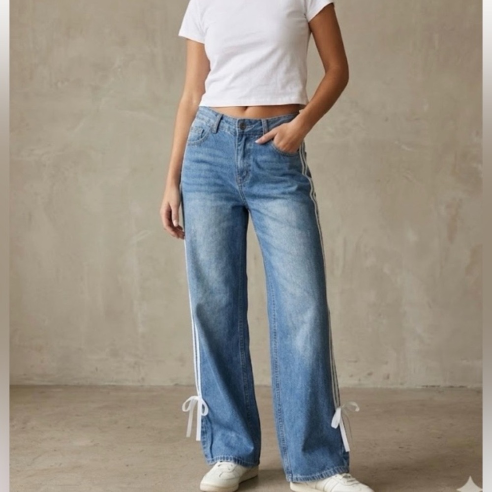 Telepatia Wide Leg Light Blue Jeans with Side Stripe